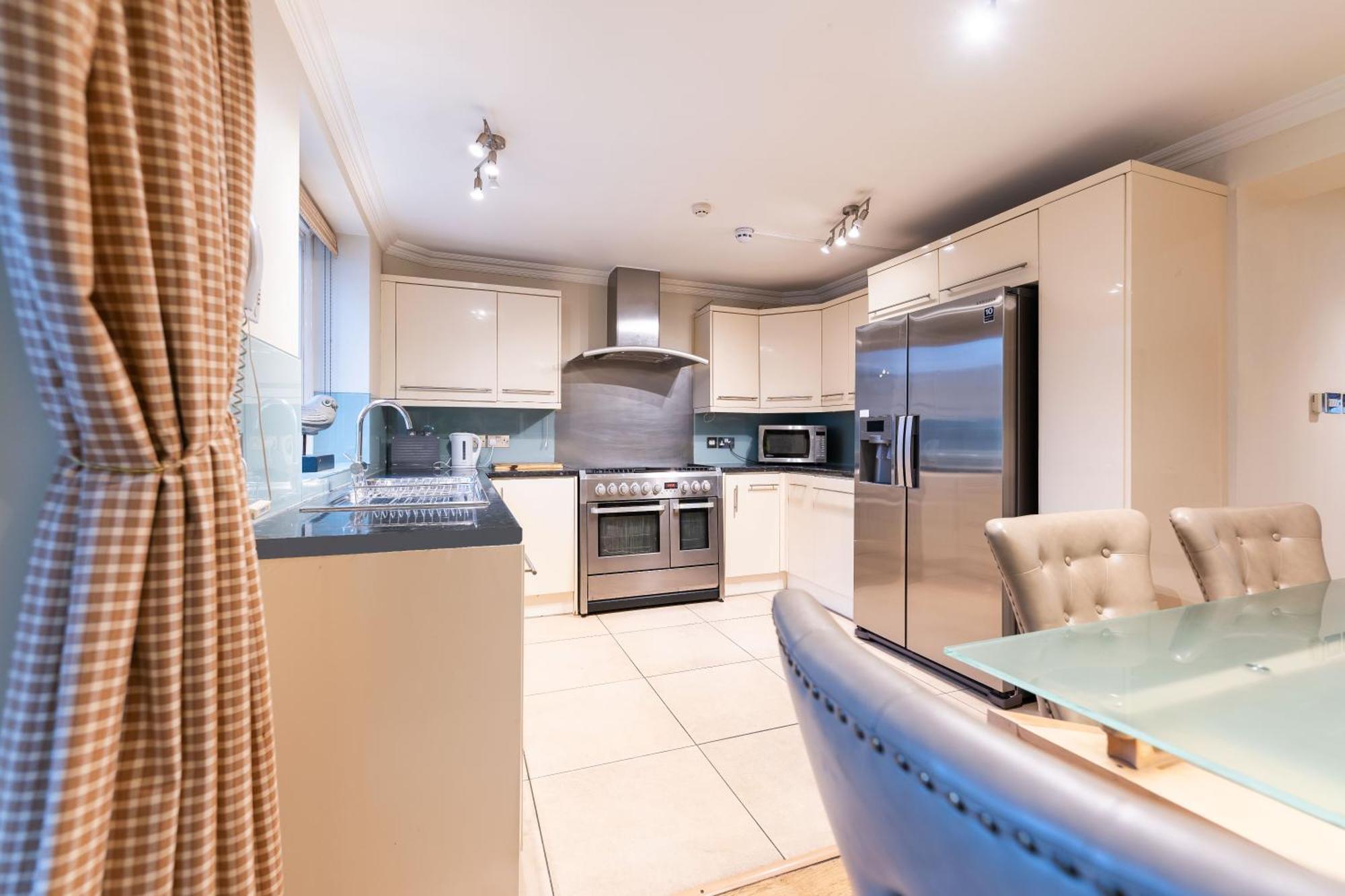 Luxury 6 Bedroom House In Southwick Street Лондон Экстерьер фото