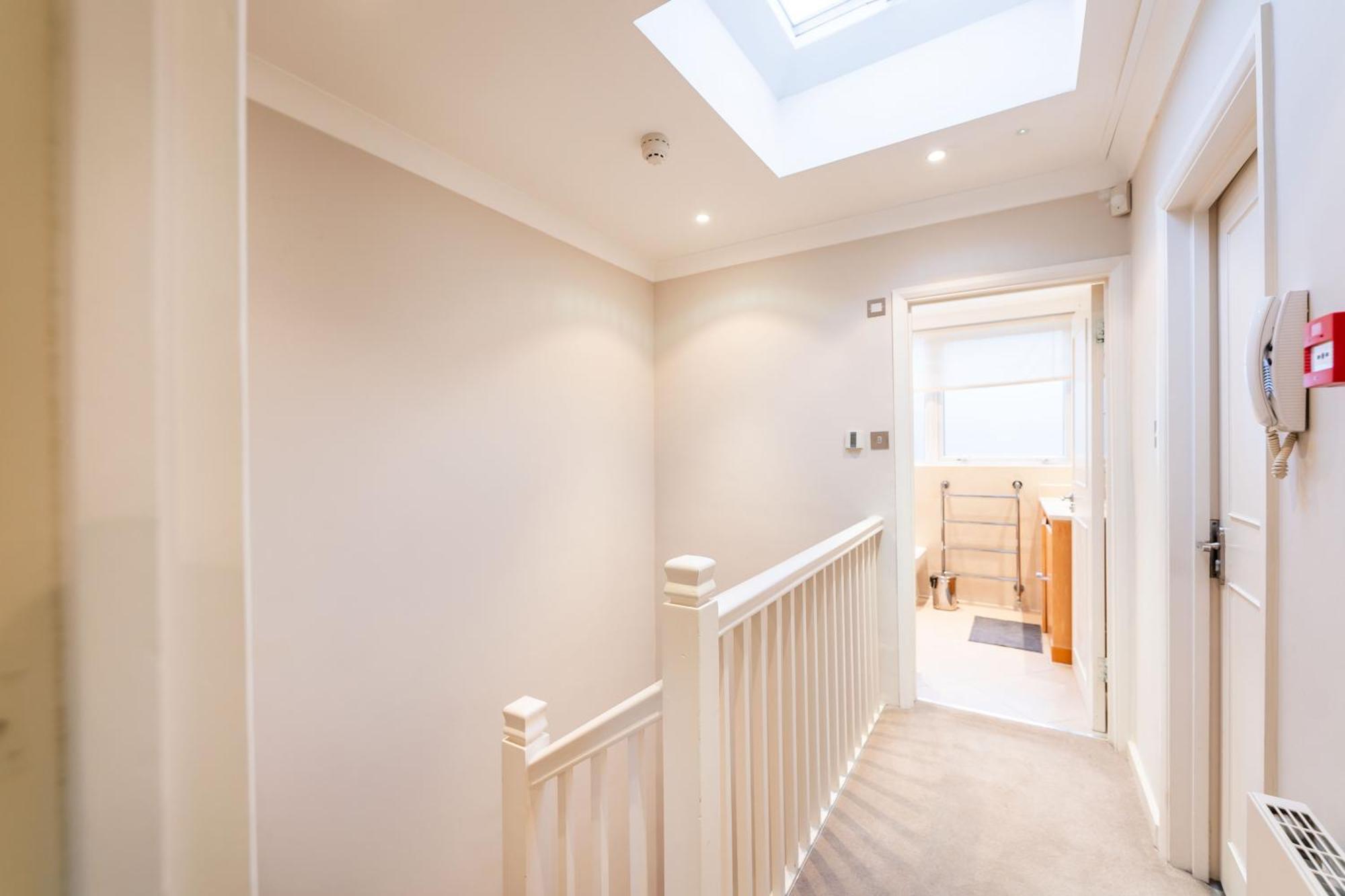 Luxury 6 Bedroom House In Southwick Street Лондон Экстерьер фото