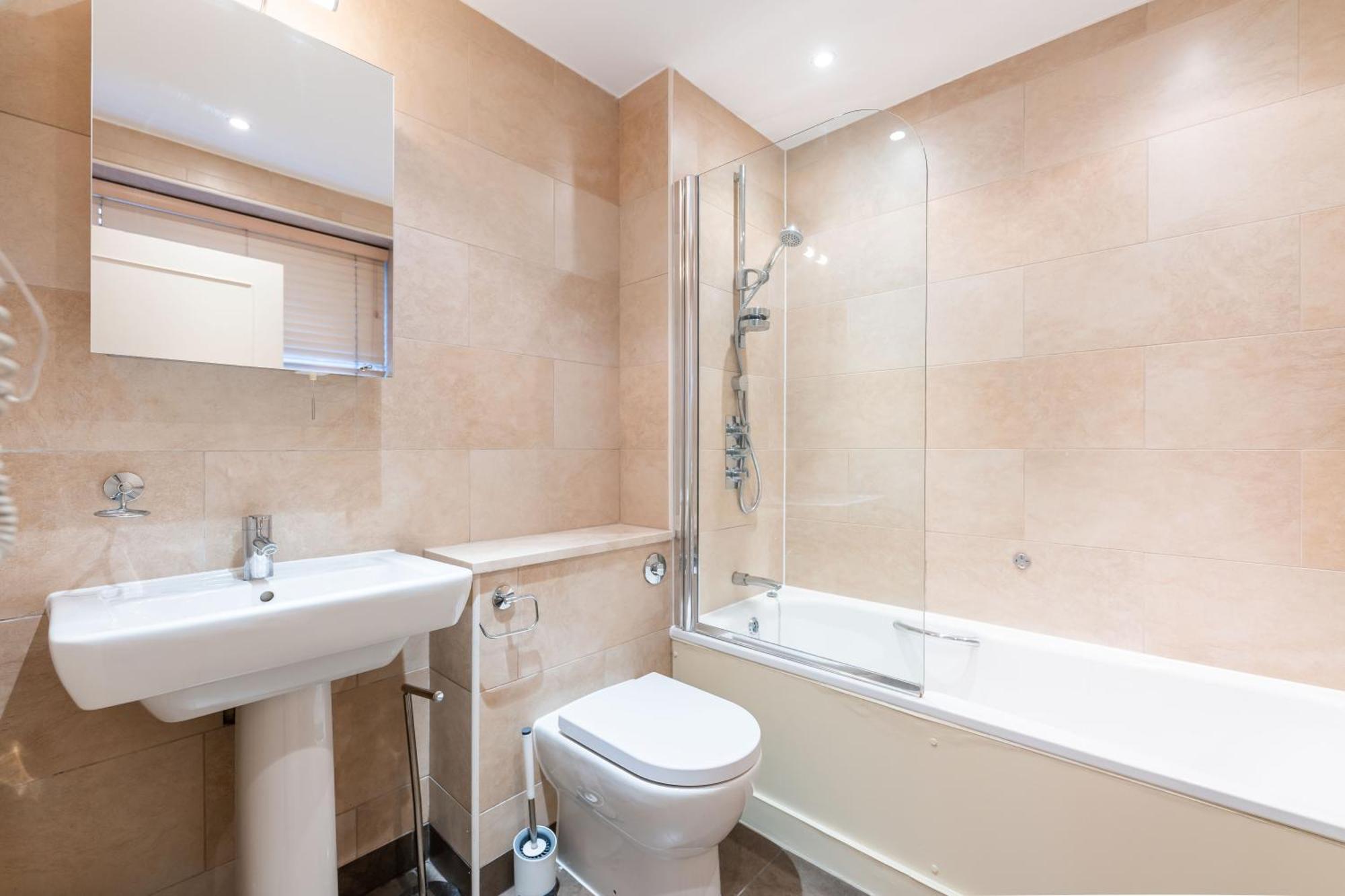 Luxury 6 Bedroom House In Southwick Street Лондон Экстерьер фото